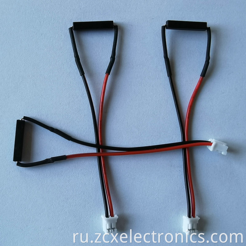 Red Black Terminal Plugs in Parallel